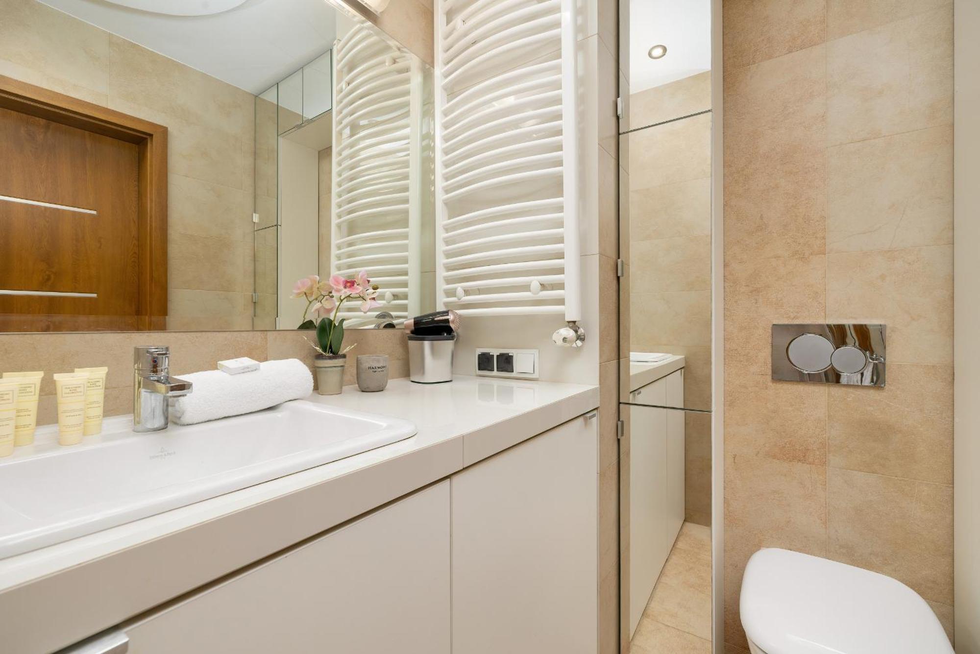 Centrum Krakowa Piekny Apartament Z Balkonem By Rent Like Home エクステリア 写真